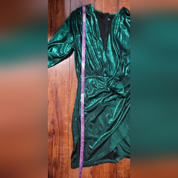 ALVONA - METALLIC GREEN DRAPE MINI DRES - Picture 13 of 14
